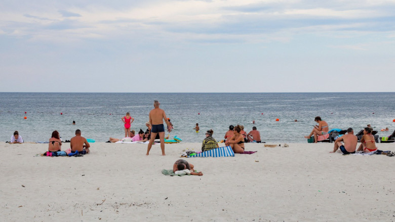 Photo of foto | Plajele din Odesa s-au redeschis chiar dacă în larg sunt plasate mine